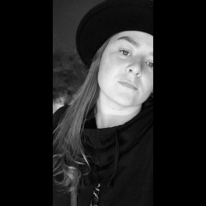 Meet your Posher, Cait